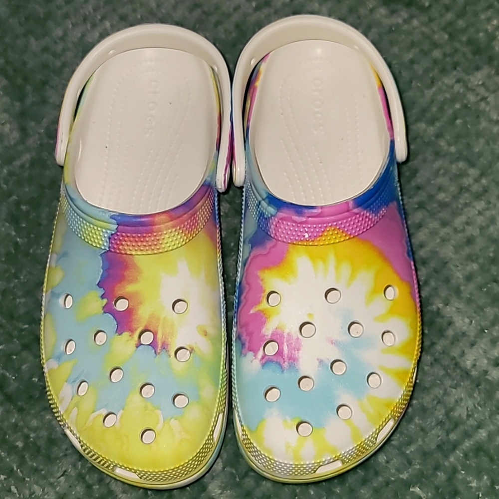 🚨 Last Chance Crocs Tie Dye